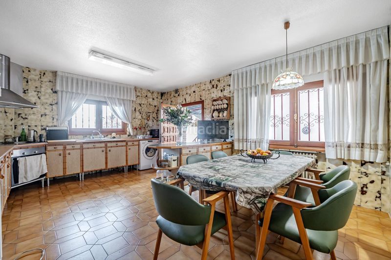 Chalet único en carabanchel alto parcela, piscina y jardín privado en Madrid - Imagen 14