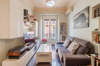 Appartamento  Calle amor de dios. Amplio y luminoso piso en huertascortes, madrid