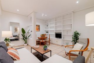 Piso  Calle ibiza. Tu nueva casa, a 150 metros del parque del retiro.