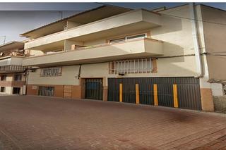 Edifici  Huesca. Globalpiso ofrece edificio residencial de tres plantas es una op