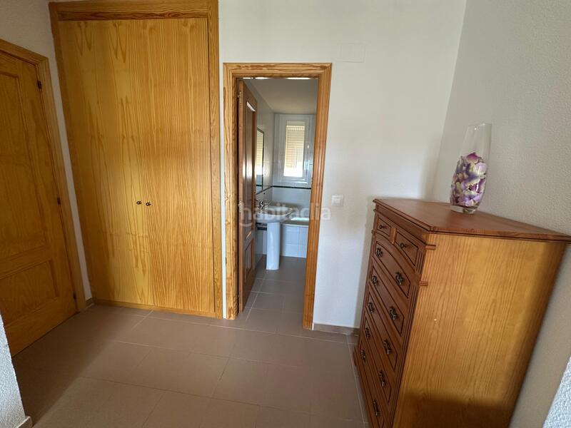 Foto 2fe8adaa-48ad-4d55-9758-f0ba2a44ff0c. Ático globalpiso coslada vende en exclusivaático dúplex, ubicado en la última planta, cuenta con una excelente iluminación natural, situ en Vila Joiosa (la)