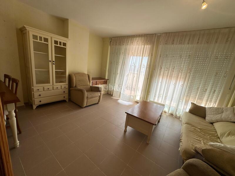 Foto 7b86558d-9534-4284-9fa1-23014a031785. Ático globalpiso coslada vende en exclusivaático dúplex, ubicado en la última planta, cuenta con una excelente iluminación natural, situ en Vila Joiosa (la)