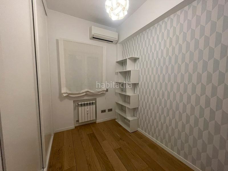 Foto 6692c842-d967-4df5-8fd5-42cc0d0f2d76. Alquiler piso estás buscando un piso en alquiler espacioso, cómodo, bien situado y con mucha luz natural? este hermoso piso en la calle bravo mu en Madrid