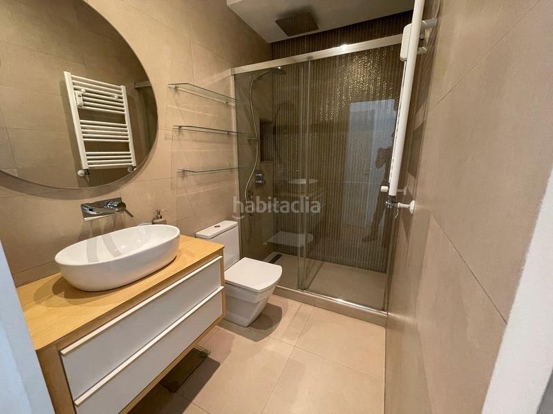 Foto 8e65b9f7-aa65-4e63-8e62-6abadc290d99. Alquiler piso estás buscando un piso en alquiler espacioso, cómodo, bien situado y con mucha luz natural? este hermoso piso en la calle bravo mu en Madrid