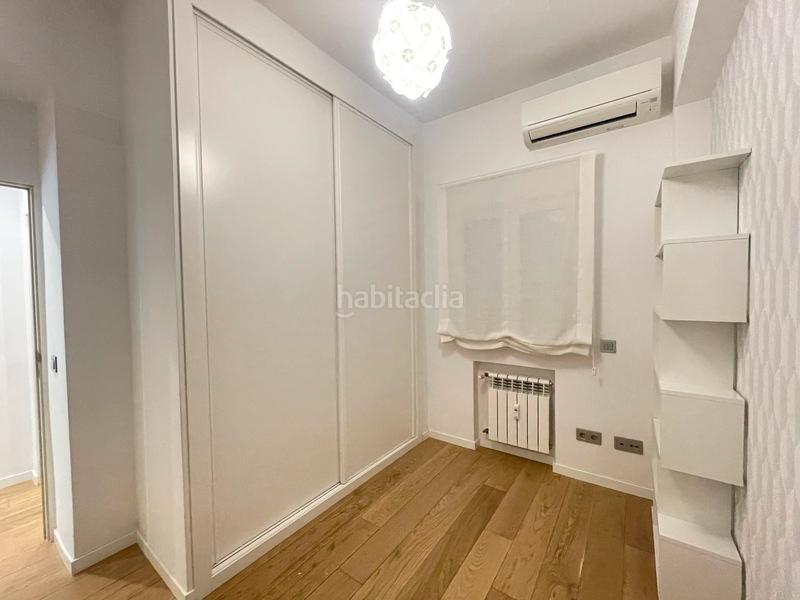 Foto f349c6aa-5f47-49ec-a22d-91c6230a9d16. Alquiler piso estás buscando un piso en alquiler espacioso, cómodo, bien situado y con mucha luz natural? este hermoso piso en la calle bravo mu en Madrid