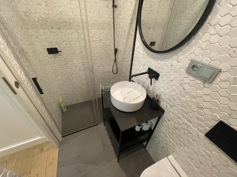 Foto f760e3cf-80cc-40bc-b1b8-92d8be7c2569. Alquiler piso estás buscando un piso en alquiler espacioso, cómodo, bien situado y con mucha luz natural? este hermoso piso en la calle bravo mu en Madrid