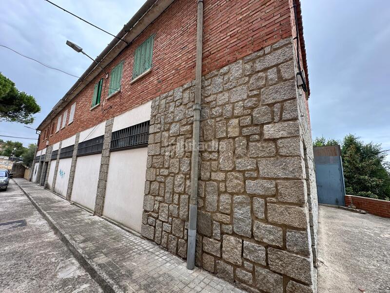 Foto 31e1d0ff-99bd-42ab-a36d-d6f4427c43e1. Edifici a Hoyo de Pinares (El)