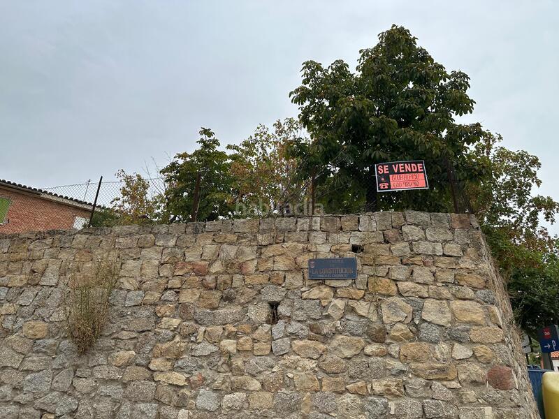 Foto 52dd85f0-2ee1-4a81-82dd-25929241e61c. Edifici a Hoyo de Pinares (El)