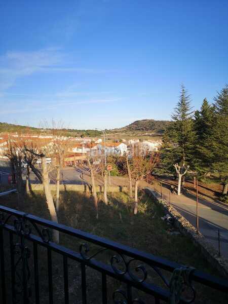 Foto 7926470a-447f-42ae-9763-6b44287839db. Edifici a Hoyo de Pinares (El)