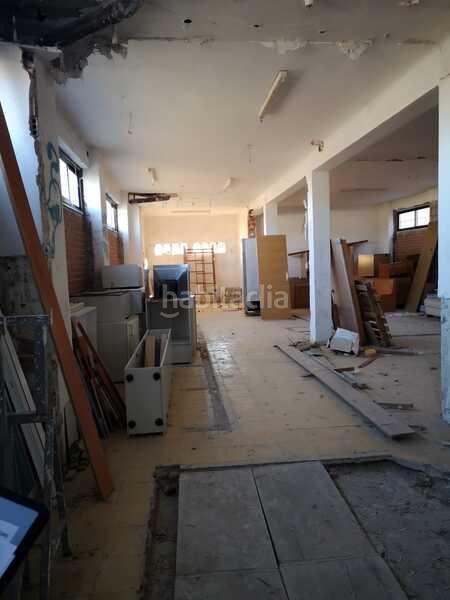 Foto 7a17df1a-7236-4f49-840d-b019e9da0273. Edifici a Hoyo de Pinares (El)