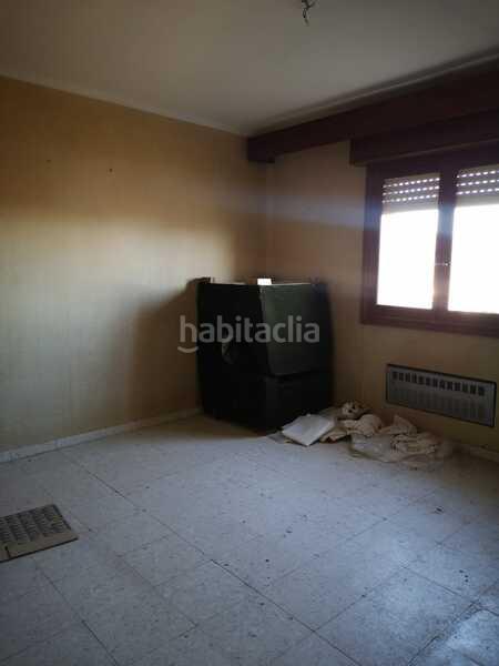 Foto 904da2fc-bd63-42d7-8750-f5eaa7c33bbe. Edifici a Hoyo de Pinares (El)