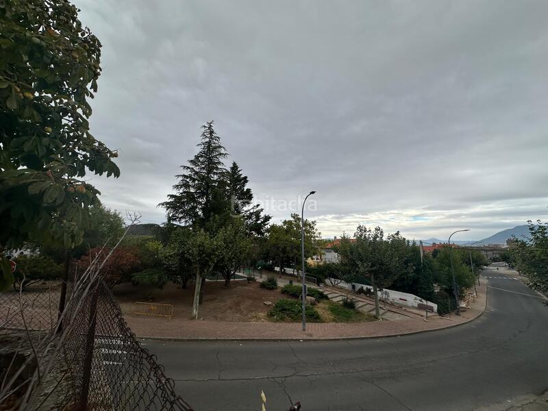 Foto f1e591fc-3d9d-48ee-92b0-c1c9d8985287. Edifici a Hoyo de Pinares (El)