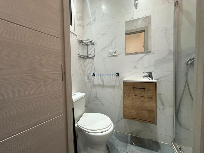 Foto 082d33bc-124c-4b02-ae5a-49a226f44f77. Piso globalpiso carabanchel Vista Alegre vende en exclusiva local convertido en vivienda de 30 m2 distribuidos en salón con cocina amer en Madrid