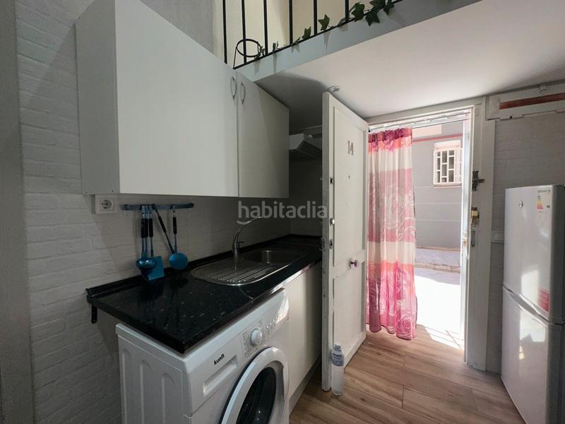 Foto 08a42a60-62fe-4aa2-8f8b-dde540ee8255. Piso globalpiso carabanchel Vista Alegre vende en exclusiva local convertido en vivienda de 30 m2 distribuidos en salón con cocina amer en Madrid