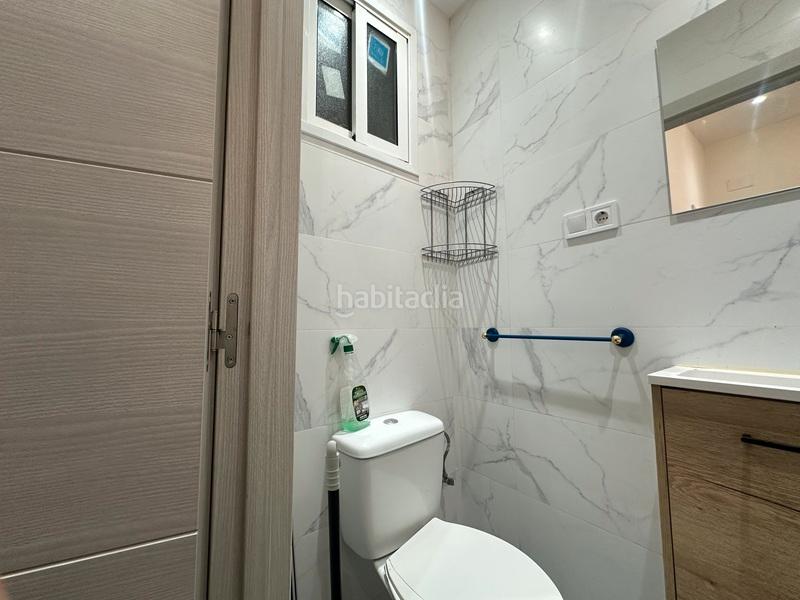 Foto 22bc8f7f-2535-43c5-85fc-7c0b68cb1465. Piso globalpiso carabanchel Vista Alegre vende en exclusiva local convertido en vivienda de 30 m2 distribuidos en salón con cocina amer en Madrid