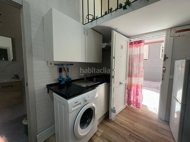 Foto a9b5f0f1-ea49-4778-92e4-db9ff740eeea. Piso globalpiso carabanchel Vista Alegre vende en exclusiva local convertido en vivienda de 30 m2 distribuidos en salón con cocina amer en Madrid