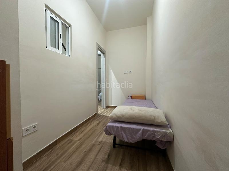 Foto b5919a19-eb4d-4937-b1a4-1c9ebb5c3fad. Piso globalpiso carabanchel Vista Alegre vende en exclusiva local convertido en vivienda de 30 m2 distribuidos en salón con cocina amer en Madrid
