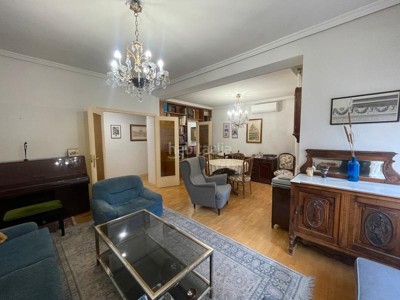Foto 0697a369-c1ef-43bc-bfb7-5d85efb427d2. Piso globalpiso chamberí, vende en exclusiva! magnífica vivienda de 169 msup2 construidos, situada en una tercera planta, distribuida e en Madrid