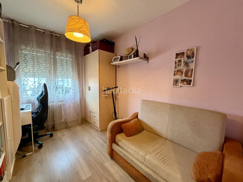 Foto 14faae1d-2aa1-4e9b-8a59-20fd9eae93d9. Pis amb calefacció aparcament a Pradolongo Madrid