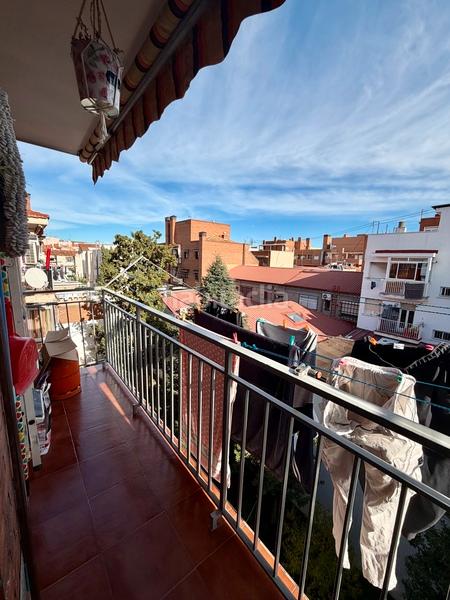 Foto 1df1d4ff-f607-4678-b24b-48871d09e6bc. Pis amb calefacció aparcament a Pradolongo Madrid