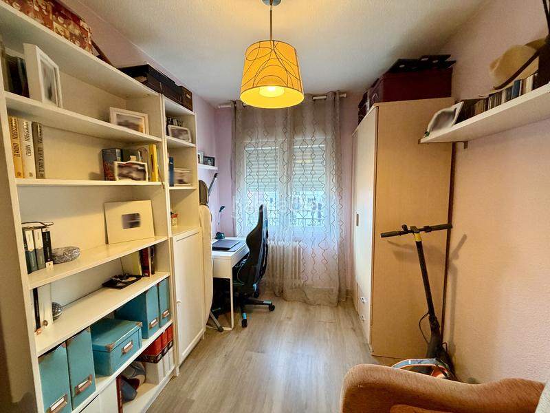 Foto 5f46dd06-e689-4f92-945b-a8841359b64c. Pis amb calefacció aparcament a Pradolongo Madrid