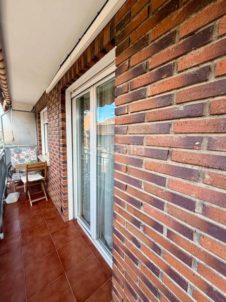 Foto 7d1e5b22-ad50-44f5-ad7d-f229335d4536. Pis amb calefacció aparcament a Pradolongo Madrid