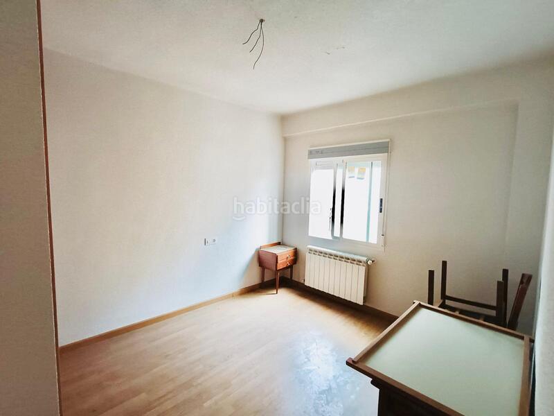 Foto 7e60d1ea-1d3f-43b4-a1f8-2c87423dfe1d. Flat with heating in Vista Alegre Madrid