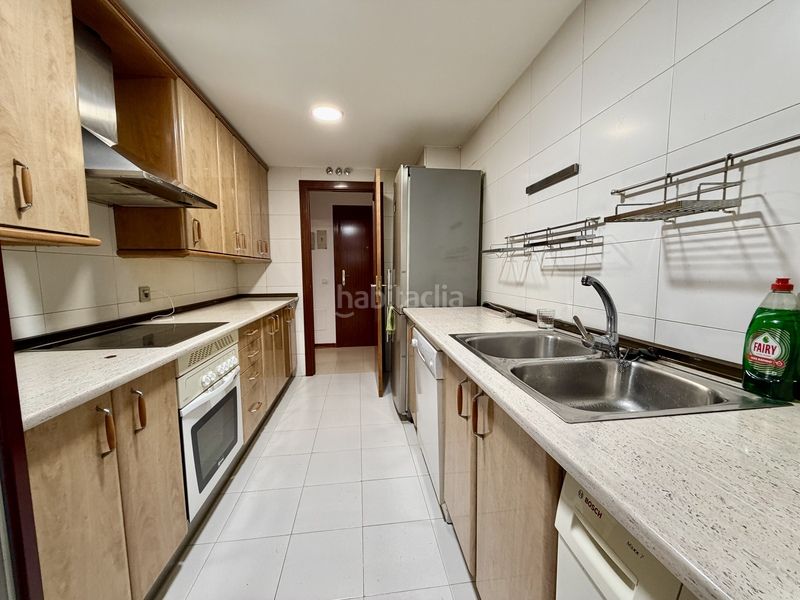 Piso globalpiso PAU de Carabanchel vende vivienda de 70m2 útiles, 80m2 distribuidos en 2 amplios dormitorios con armarios empotrados, u en Madrid