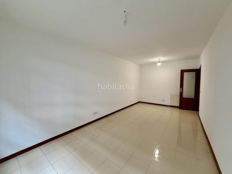 Piso globalpiso PAU de Carabanchel vende vivienda de 70m2 útiles, 80m2 distribuidos en 2 amplios dormitorios con armarios empotrados, u en Madrid - Imagen 8