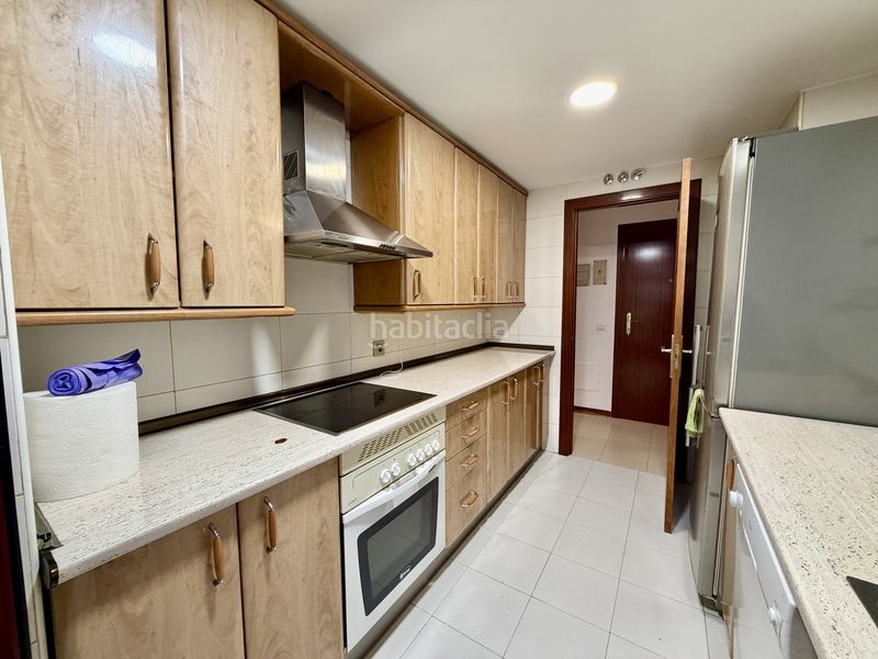 Piso globalpiso PAU de Carabanchel vende vivienda de 70m2 útiles, 80m2 distribuidos en 2 amplios dormitorios con armarios empotrados, u en Madrid - Imagen 2