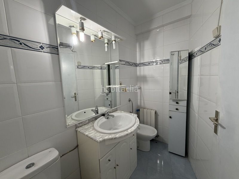 Foto c9244584-ee00-4d8b-a61c-e7b2304b6f17. Piso globalpiso pau de carabanchel presenta esta vivienda en el barrio de buenavista, situada en la avenida de carabanchel alto.la vivi en Madrid