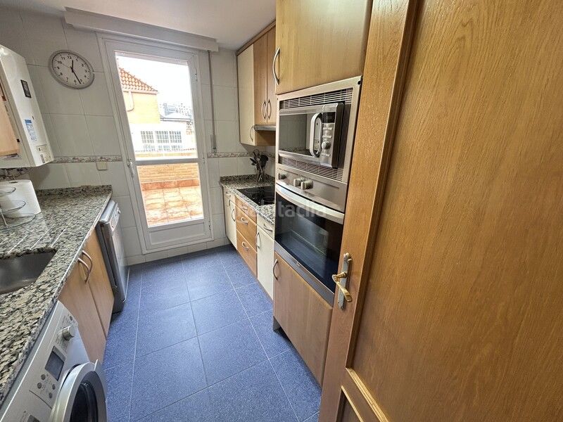 Foto 5dde335f-82d0-413d-bd99-aa9a38262238. Pis amb calefacció aparcament a Berruguete Madrid