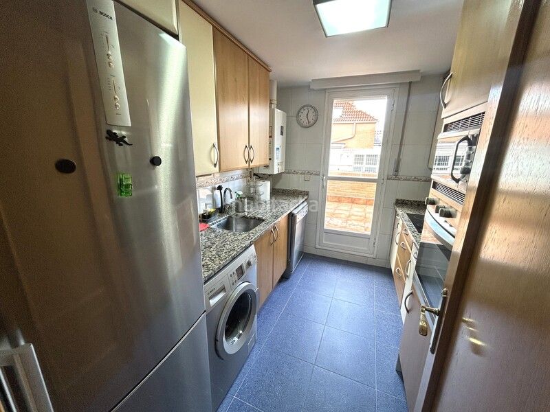 Foto 8e9838e6-8cfb-403e-a1d9-a880078935aa. Pis amb calefacció aparcament a Berruguete Madrid