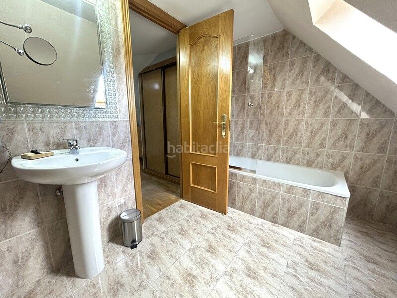 Foto ab3385ff-492e-4432-bc1e-95463d9685e6. Pis amb calefacció aparcament a Berruguete Madrid