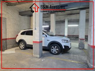 Car parking in Carrer de sant felip neri 12. Parking coche grande y moto