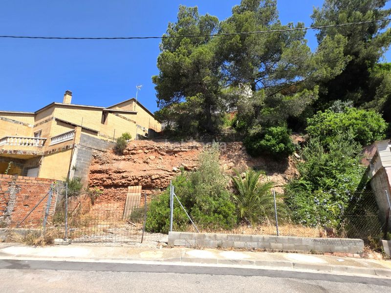 Foto 72914b30-94c5-4d41-a1a7-6349039960f3. Terreny residencial a carrer de la llimona 17 a Corbera de Llobregat