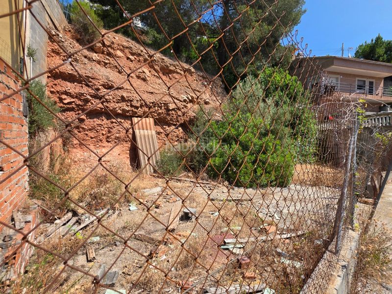 Foto d3a9e4e6-8429-4712-ae90-66c4f8aa030b. Terreny residencial a carrer de la llimona 17 a Corbera de Llobregat
