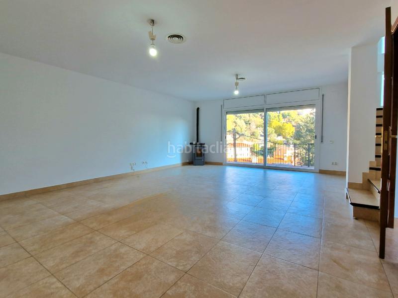 Foto 283e54ee-e438-4144-85a1-4df8611f8343. Lloguer casa amb xemeneia calefacció aparcament a Corbera de Llobregat