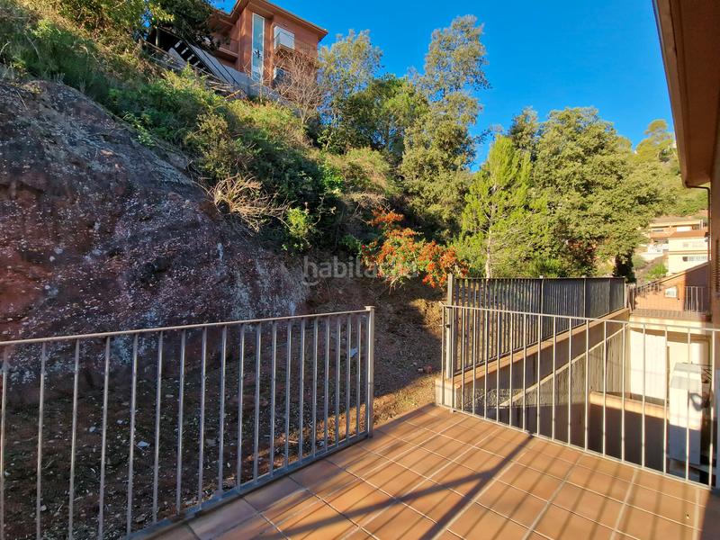 Foto 47709edf-f85e-4e8a-b5cf-0b95e8a52f33. Lloguer casa amb xemeneia calefacció aparcament a Corbera de Llobregat