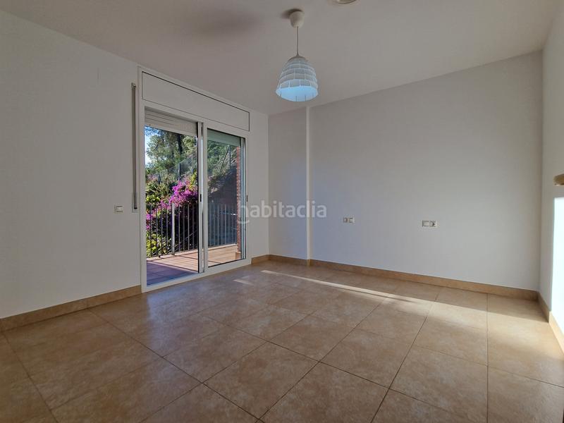 Foto 7cbb9e1f-6d54-4346-bbc5-6d45235a5cfc. Lloguer casa amb xemeneia calefacció aparcament a Corbera de Llobregat