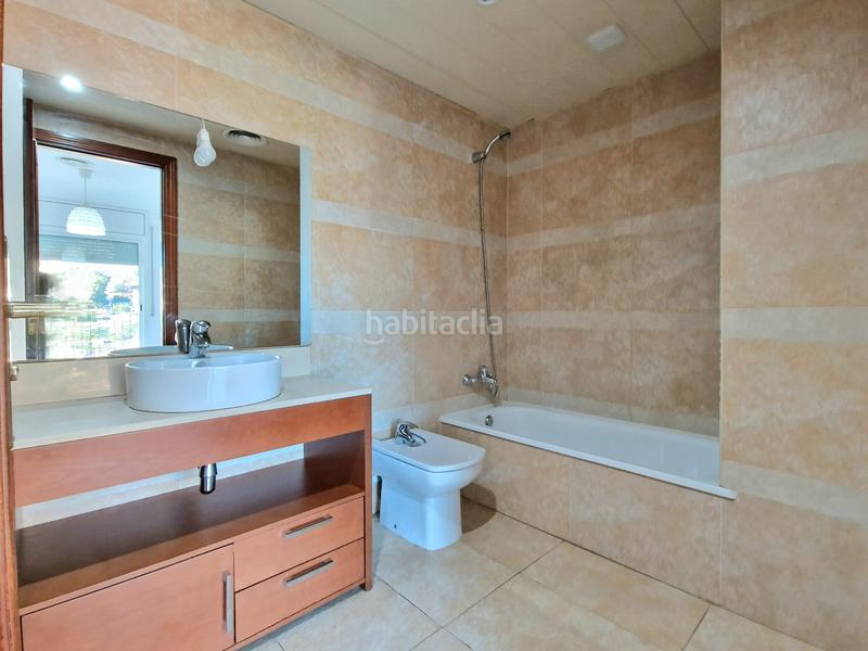 Foto 7d12d928-862f-4aa2-8268-277dfbfd487e. Lloguer casa amb xemeneia calefacció aparcament a Corbera de Llobregat