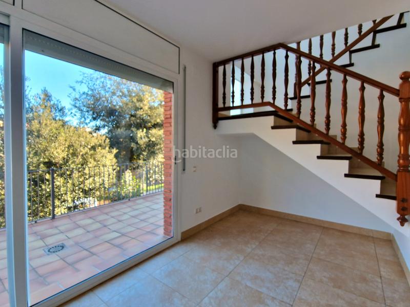 Foto bb2ef9b7-a970-4d80-b339-8ed76810df5f. Lloguer casa amb xemeneia calefacció aparcament a Corbera de Llobregat