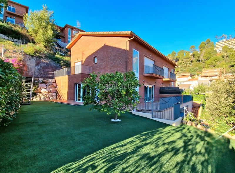 Foto c2d5557f-e2cf-44fd-ba7b-0e3bd67df728. Lloguer casa amb xemeneia calefacció aparcament a Corbera de Llobregat