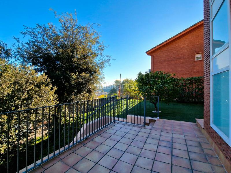 Foto fb8cb648-2ed2-4ddf-9694-f05415ae442e. Lloguer casa amb xemeneia calefacció aparcament a Corbera de Llobregat