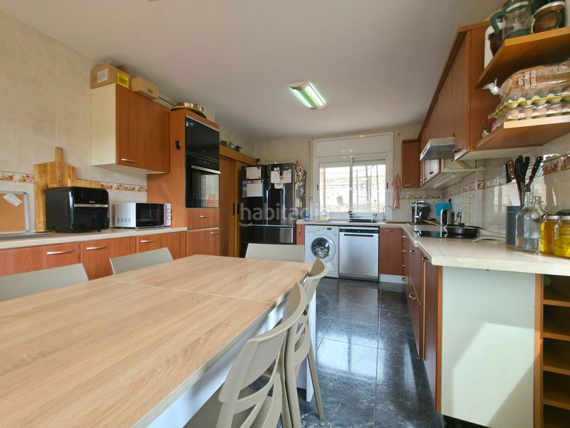 Foto 1c4f4241-dfe4-41c0-84f9-422394e0281f. Casa amb calefacció aparcament a Corbera de Llobregat