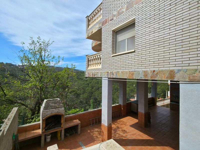 Foto 30906f9d-f310-40bc-84d8-c29230a75af3. Casa amb calefacció aparcament a Corbera de Llobregat
