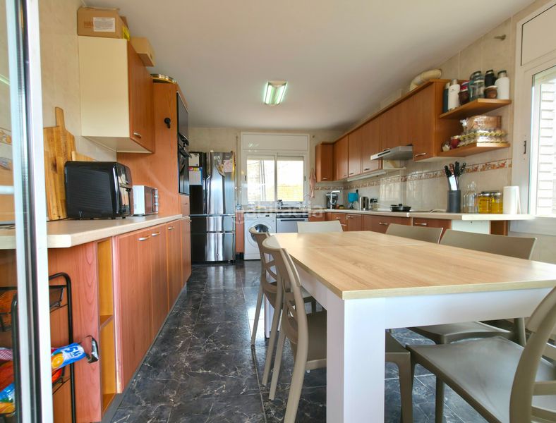 Foto 5b86ec39-baeb-4a8b-b800-8a01d0f08297. Casa amb calefacció aparcament a Corbera de Llobregat