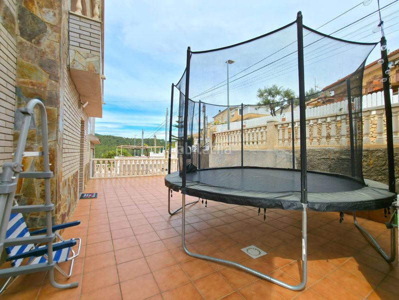Foto f58a2ebd-b61a-4d64-bb38-f9571bbef103. Casa amb calefacció aparcament a Corbera de Llobregat