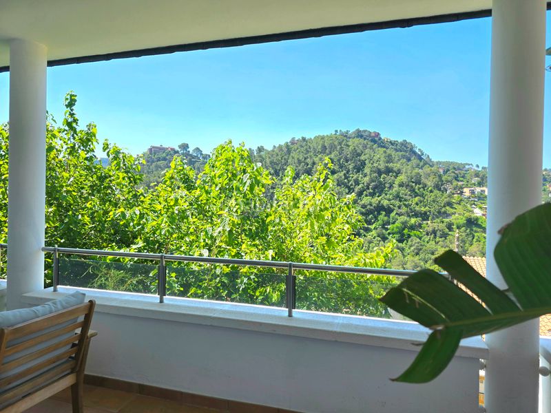 Foto 61a9a1dc-4ff5-4eb4-b8e3-bab34fdd8e04. Casa amb xemeneia calefacció aparcament piscina a Corbera de Llobregat