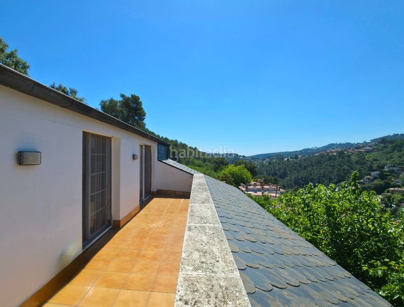 Foto fd7953a0-976f-4dfe-b4bc-42121916a207. Casa amb xemeneia calefacció aparcament piscina a Corbera de Llobregat